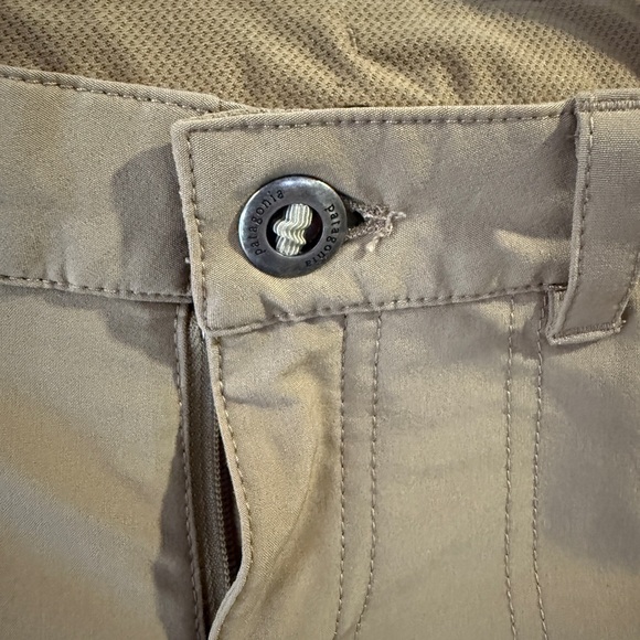 Patagonia Women’s light weight Tan Pants - Picture 5 of 6